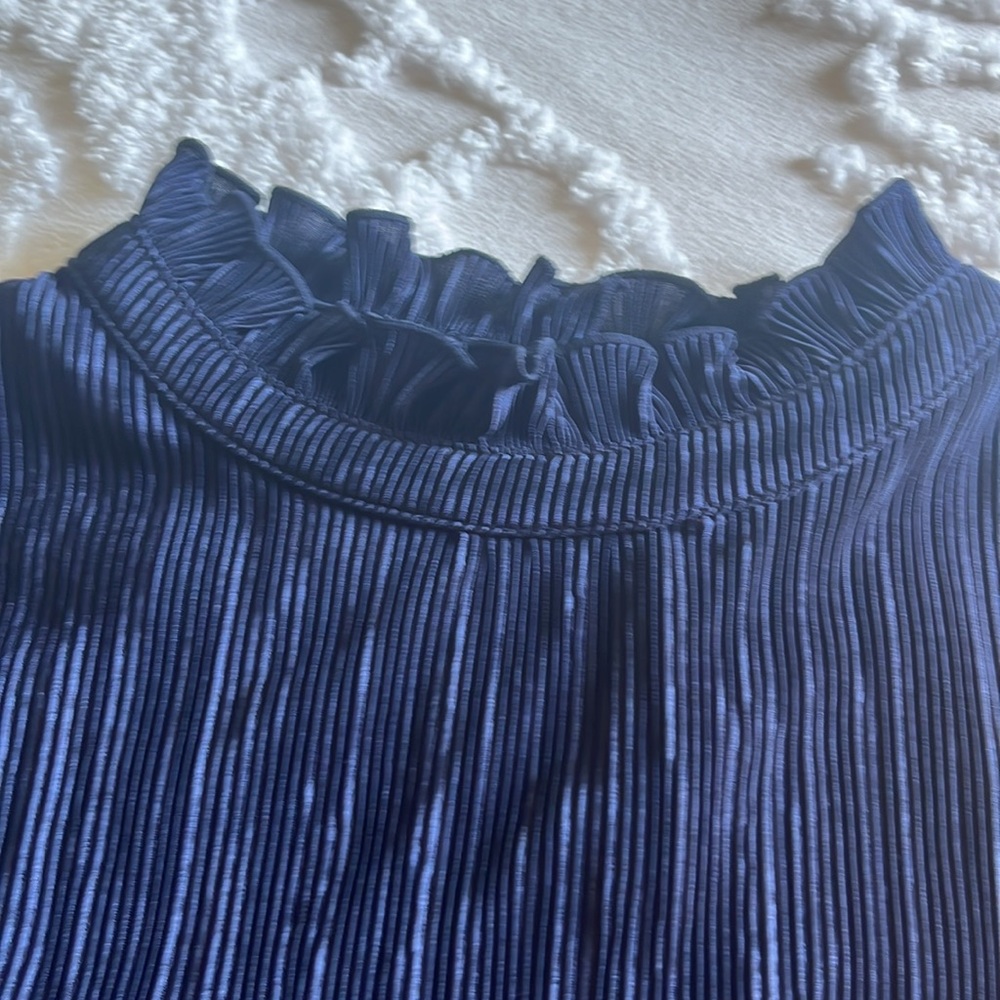 Pleated top - Picture 8 of 9